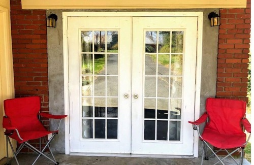 Lynchburg Casa | Private, Sanitized Loft, with Discounts Sleeps 2