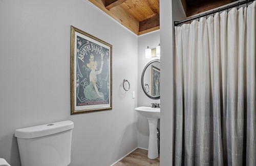 Washington Casa | Private Single Family Fully Furnished Home @ Ashuelot Lake