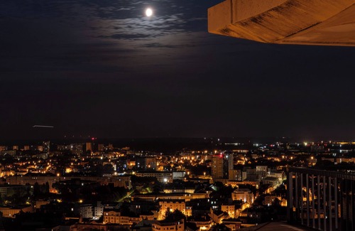 Bourg-l'Eveque Apartamento | Private spa & luxury love room Exceptional panoramic view