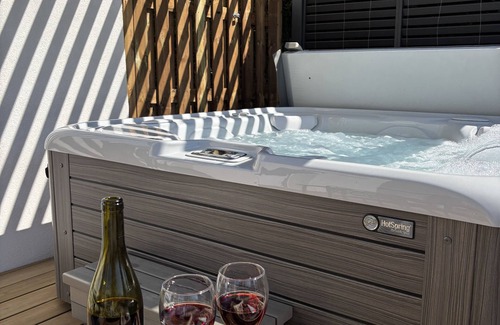 Pamfou Casa | Private spa & Polynesian escape 20 minutes from Fontainebleau - PrestigeLodges