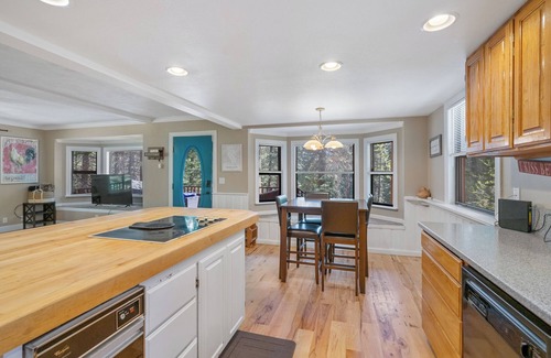 Garden Valley Cabina | Private Spacious Cabin Getaway - Sleeps 14 - 3 bd - 2.5 baths