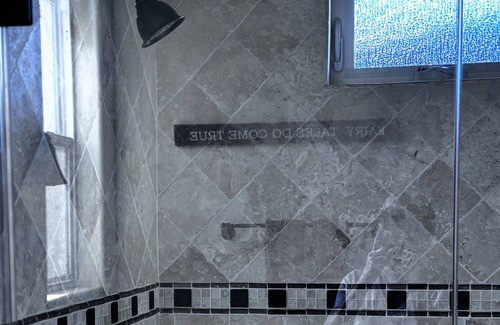 Estates at Canyon Crest Cabaña | private studio cottage on private gated estate