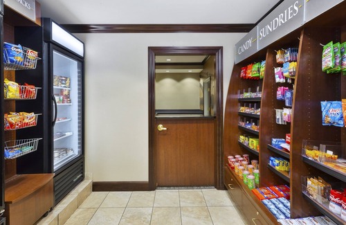 Okemos Apartamento | Estudio privado Desayuno gratis. Piscina y jacuzzi. Cerca de la universidad de estado de Michigan.