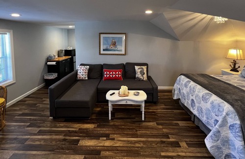 Greenwich Apartamento | Private suite. Convenient to Capital Theater and HPN airport. Free parking.