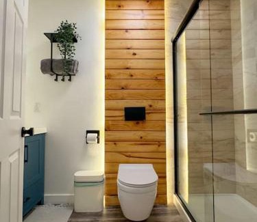 El Centro Apartamento | Private-Suite, Kitchen, Laundry, Rainfall Shower, 4kTV
