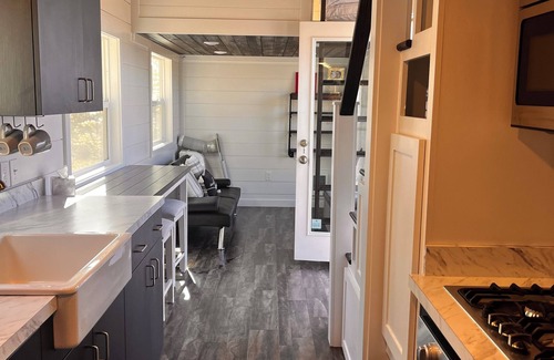 Davenport Cabina | Private Tiny Home Lake View, Hunters Welcome, Boat Parking
