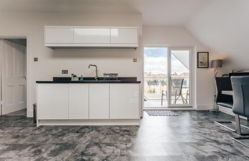 Boscombe Apartamento | Private Two Bedroom Residence in Southbourne - Private Parking - Off the High Street - Minutes Away from the Beach