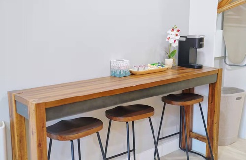 Cherryland Apartamento | Private Urban Oasis Near SF - Full Kitchen 22421B