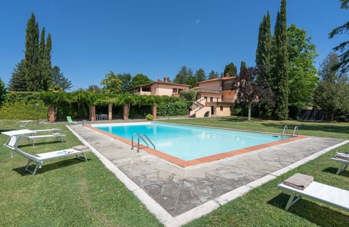 Vicchio Villa | Casa de vacaciones privada con piscina privada, WIFI, sauna, jacuzzi, TV, patio, vista panorámica