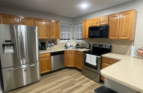 Tunkhannock Township Casa | Private Vacation House w Pool/Hot Tub/Fire pit and Games