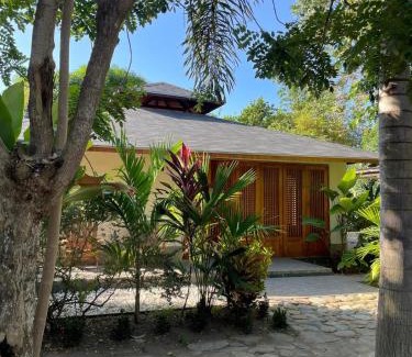 Palomino Villa | Private Vila & Pool - Tropical Gardens - Starlink Internet