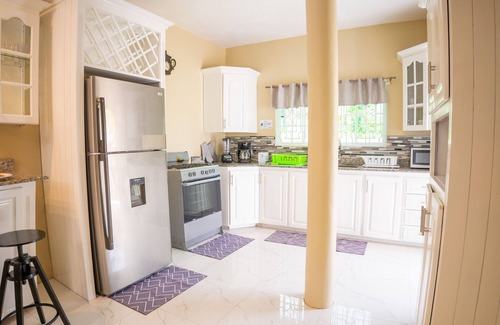 Tryall Villa | Villa privada! 3BD / 3BA! Piscina. Playa privada al otro lado de la calle !!