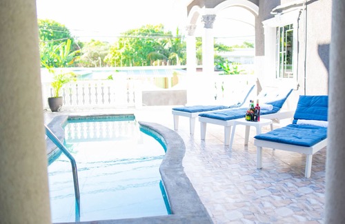Tryall Villa | Villa privada! 3BD / 3BA! Piscina. Playa privada al otro lado de la calle !!