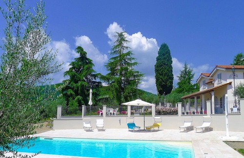 Figline e Incisa Valdarno Villa | Casa de vacaciones privada con WIFI, piscina privada, A/C, TV, terraza, cerca de Greve In Chianti