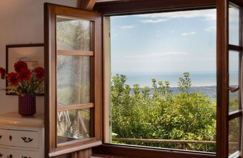 Pedona Villa | Maravillosa casa de vacaciones privada con WIFI, piscina privada, TV, patio, cerca de Viareggio