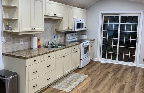 Norland Cabaña | Private Waterfront Cottage, Rivermist Retreat