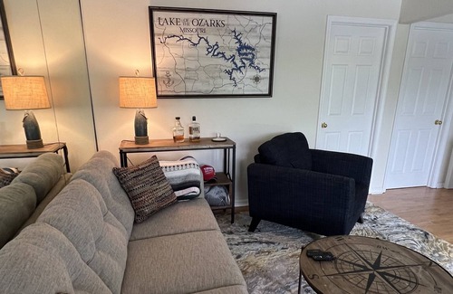 Lakeland Condominio | Private Waterfront Condo on Lake Ozark