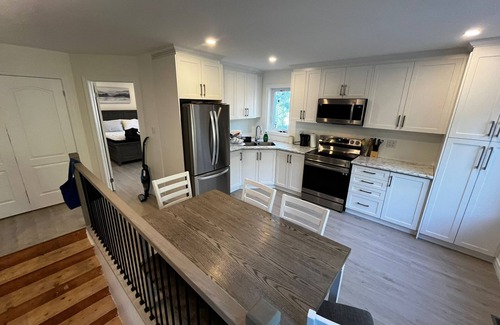 Madawaska Valley Casa | PRIVATE WATERFRONT GUESTHOUSE ON QUIET SANDY LAKE