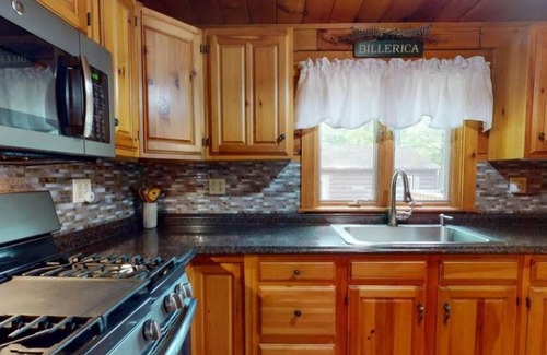 Sabattus Casa | PRIVATE WATERFRONT DOG FRIENDLY LAKE HOUSE