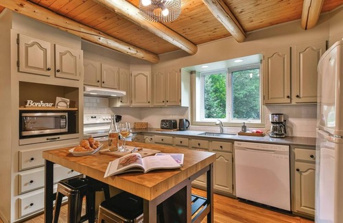 Labelle Chalet De Esquí | Private waterfront Mokki on the famous red River