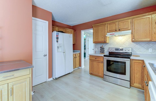 Myrtle Grove Casa | Private Wooded Retreat Near Beach & Town