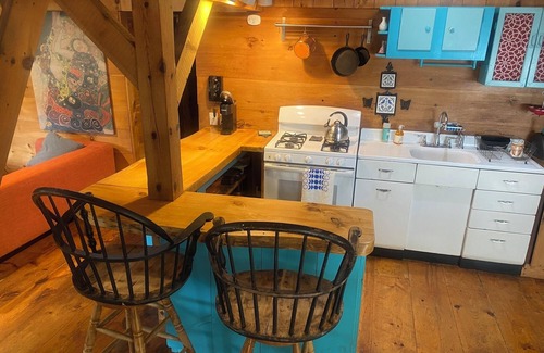 Center Conway Apartamento | Private yurt complex near town