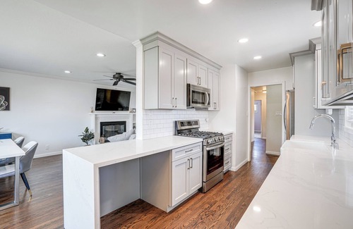 Hayward Casa | Private Zen Garden + Fireplace: Chic Hayward Oasis