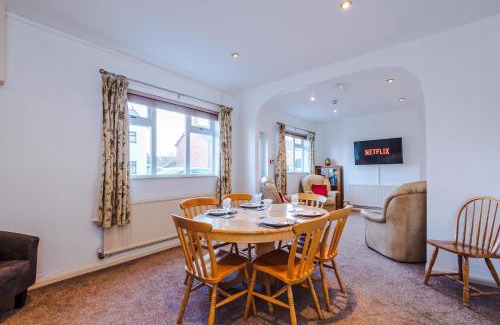 Barnetby Casa | Professional Contractor's Retreat, Superfast WIFI, FREE Van Parking CCTV