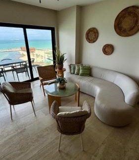 Municipio de Progreso Apartamento | Progreso Luxury Oceanfront Condo at Yucalpetén Resort Marina