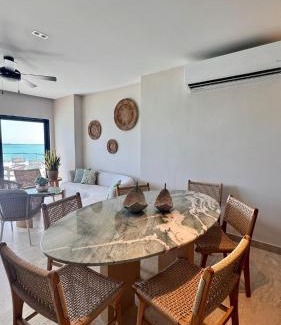 Municipio de Progreso Apartamento | Progreso Luxury Oceanfront Condo at Yucalpetén Resort Marina
