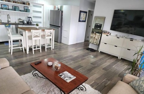 Bay Ho Apartamento | Projector Paradise room rental