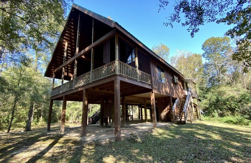 McNeill Cabina | PROMO 20% WEEKLY AND 25% MONTHLY DISCOUNT! Creekside Cabin #2 “The Lodge”
