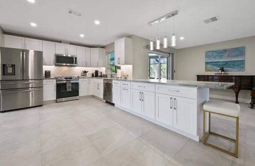 Willoughby Acres Casa | PROMO 5% WEEKLY AND 10% MONTHLY DISCOUNT Tropical Dream House with Pool