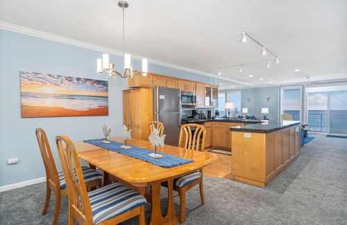 Depoe Bay Condominio | *¡Promoción!* Condominio frente al mar en el segundo piso con piscina, jacuzzi, wifi y mucho más.