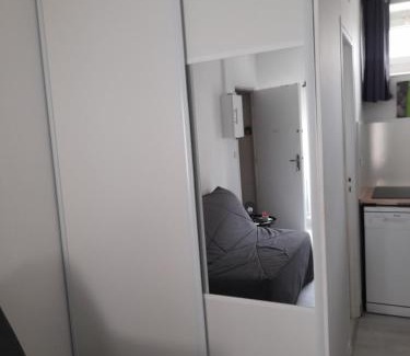 Courseulles-sur-Mer Apartamento | Promo Studio Wi-Fi à Courseulles-sur-Mer au 1er étage