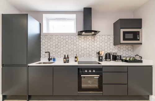 Heaton Apartamento | Properties Unique | Chelmsford Loft 4