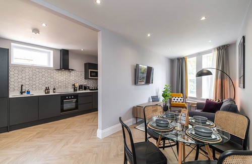 Heaton Apartamento | Properties Unique | Chelmsford Loft 4