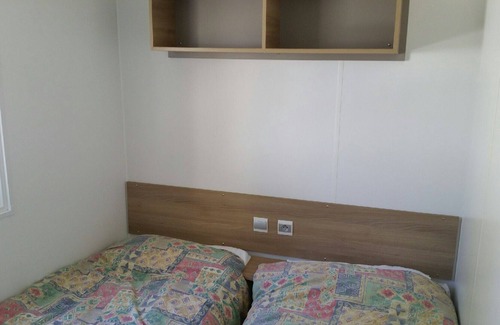 Saint-Jean-de-Monts Complejo | Property In A Holiday Village "Mobil-Home 3 Chambres 8p F110" with Private Terraces