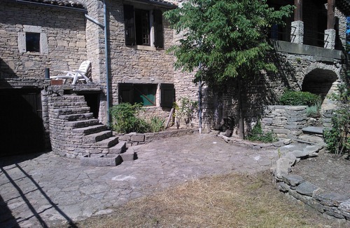 Pompignan Casa | casa de campo provenzal con piscina en un área de 4 hectáreas en el centro de la garriga