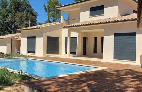 Gaujac Villa | Provence/ Avignon/ Uzès villa with view, air-conditioned, private and secure swimming pool
