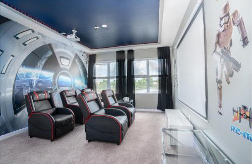 Davenport Casa | Providence Golf Resort Pool Cinema Disney Rooms