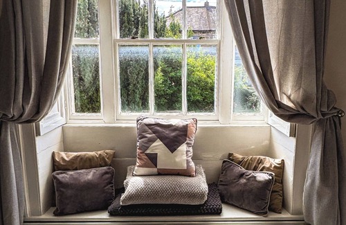 Prudhoe Cabaña | PRUDHOE COTTAGE, pet friendly, character holiday cottage in Prudhoe