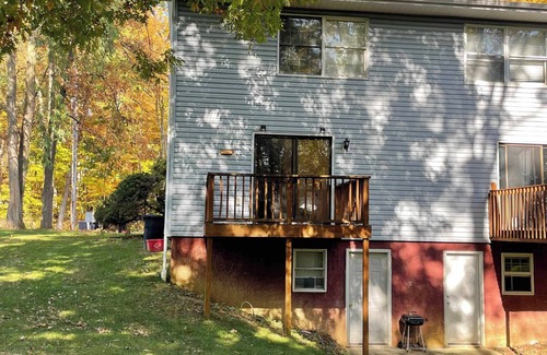 State College Casa | PSU 2br/2ba Townhome w Parking Near Campus & Stadium