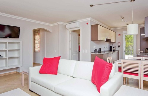 Castro Marim Casa | Modern 2 bed golf villa with shared pool