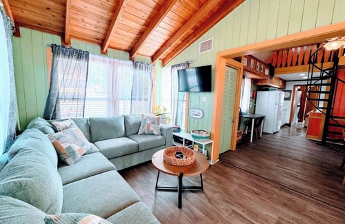 Vacation Village Casa | Pumba's Place, FUN, A-frame, Lake, Pool, Disney, theme parks and more!