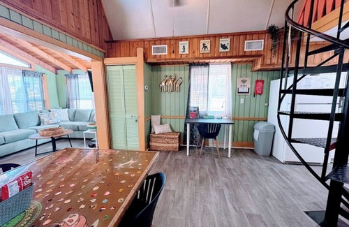 Vacation Village Casa | Pumba's Place, FUN, A-frame, Lake, Pool, Disney, theme parks and more!