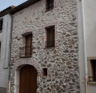 Montalba-le-Chateau Casa | Pure Canigou House An Authentic and Charming Town house with 3 bedrooms