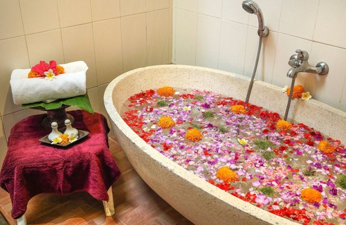 Petak Hotel | Puri Saron Hotel Madangan