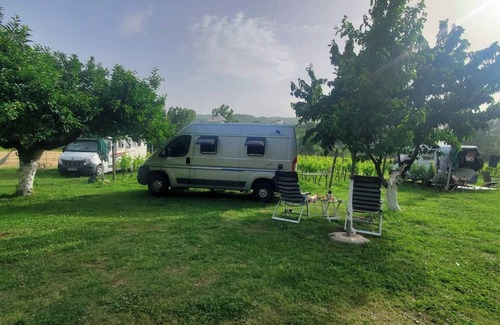 Pricelje Alquiler De RV | Purple Eye Estate - Camp & Winery (Jokaš)