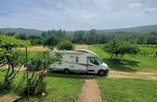 Pricelje Alquiler De RV | Purple Eye Estate - Camp & Winery (Jokaš)